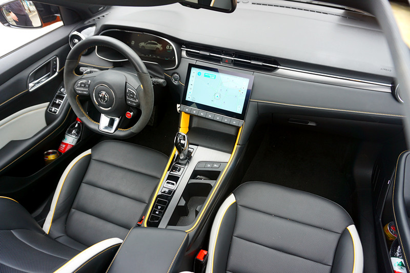 运动轿跑第三代mg6pro上市,运动舒适两相宜试驾第三代mg6