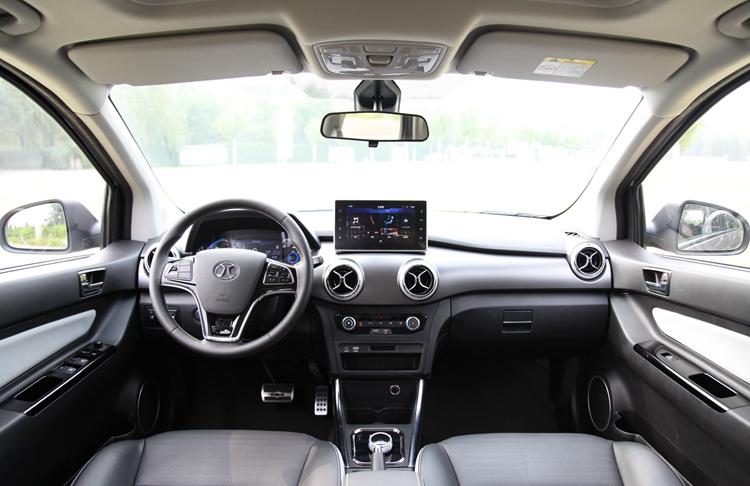 北汽新能源ec5真实续航,城市代步小精灵图解北汽新能源ec5