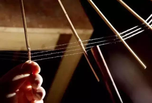 美丽的油纸伞江南水乡独特的风韵,撑一把油纸伞感受一种朦胧的美