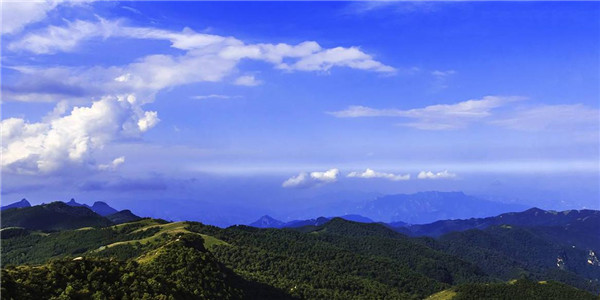 驼梁风景区旅游攻略民宿,平山驼梁四面环山的农家院