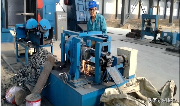 机械类和机械电子工程哪个专业好,机械电子工程工业机器人专业好么