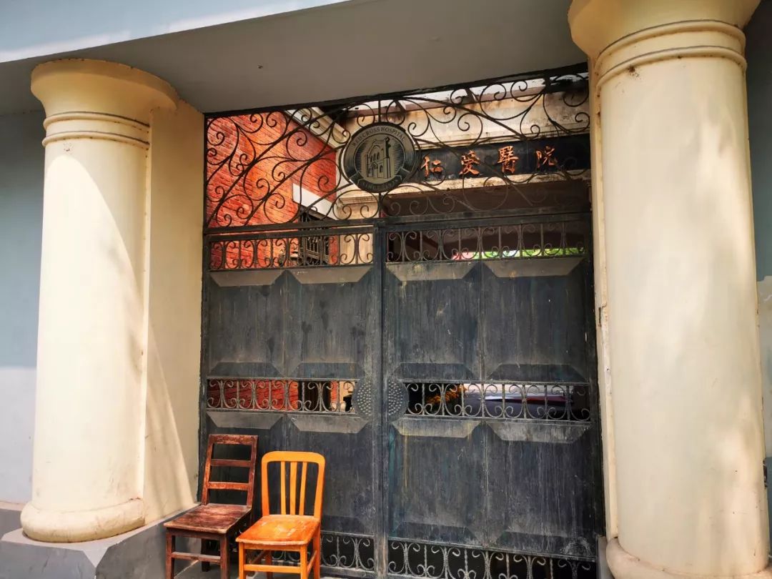 隐藏杭州红会医院内的红砖洋房，八十年前曾是贫苦百姓心中的圣地