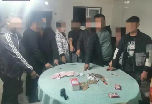 银行员工赌博被治安罚款会开除吗,银行员工赌博如何处理