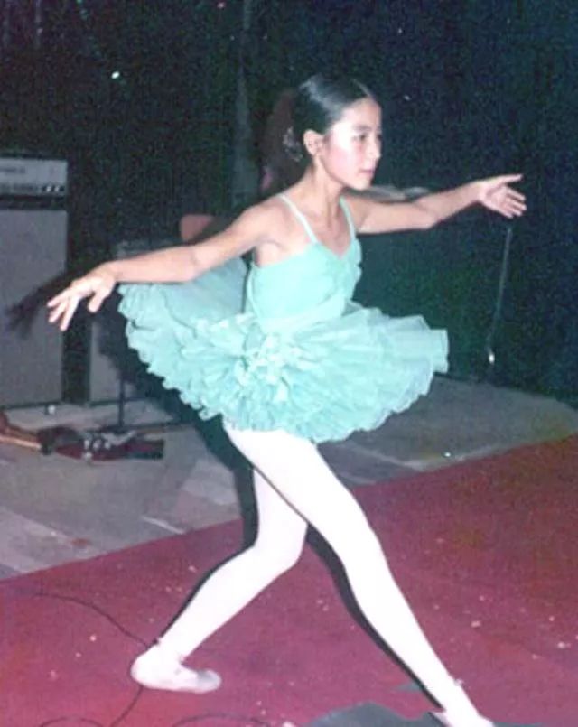 那些曾为我们带来欢乐的女打星们：如流星闪过