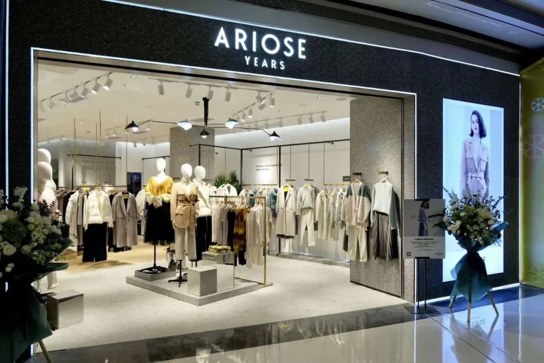 谁说服装店不行了？这个低调的女装却悄悄地开了1200多家店