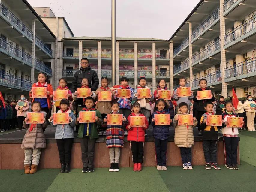 七巧板数学创意画,二年级数学情景拼贴画大全