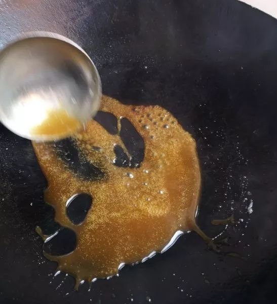 大厨教我炒糖色,自己做炒的糖色发苦
