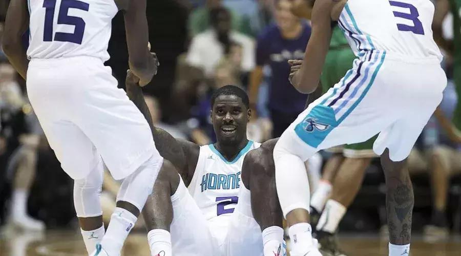 肯巴沃克黄蜂场均,nba2kol2肯巴沃克黄蜂时期数据