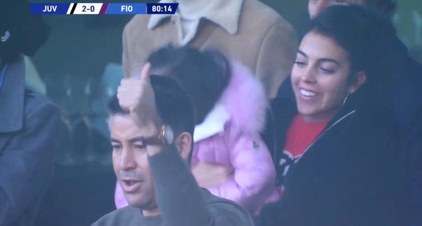 c罗两战4球创纪录庆祝秀逆天弹跳,一场3-0令球员围成一圈疯狂庆祝