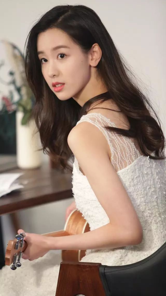 陈都灵绝美穿搭,陈都灵最新穿搭图