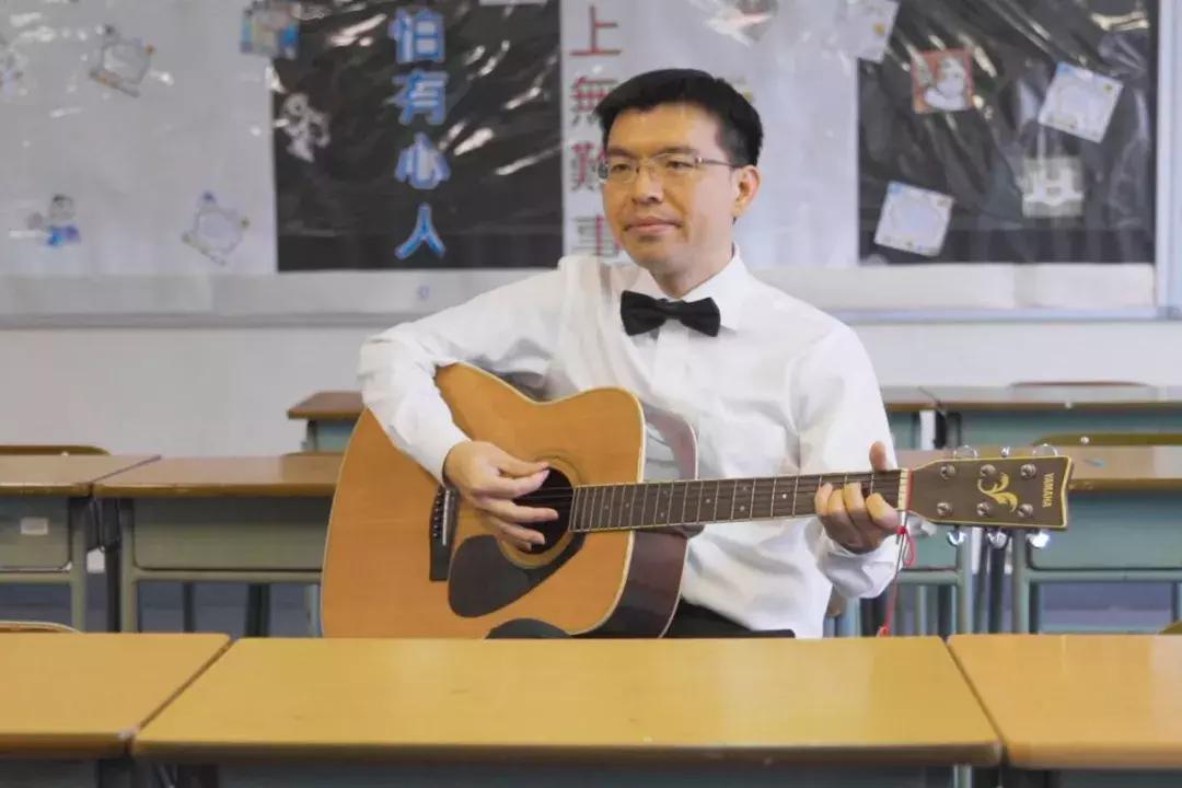 物理老师爆红,史上最潮物理老师