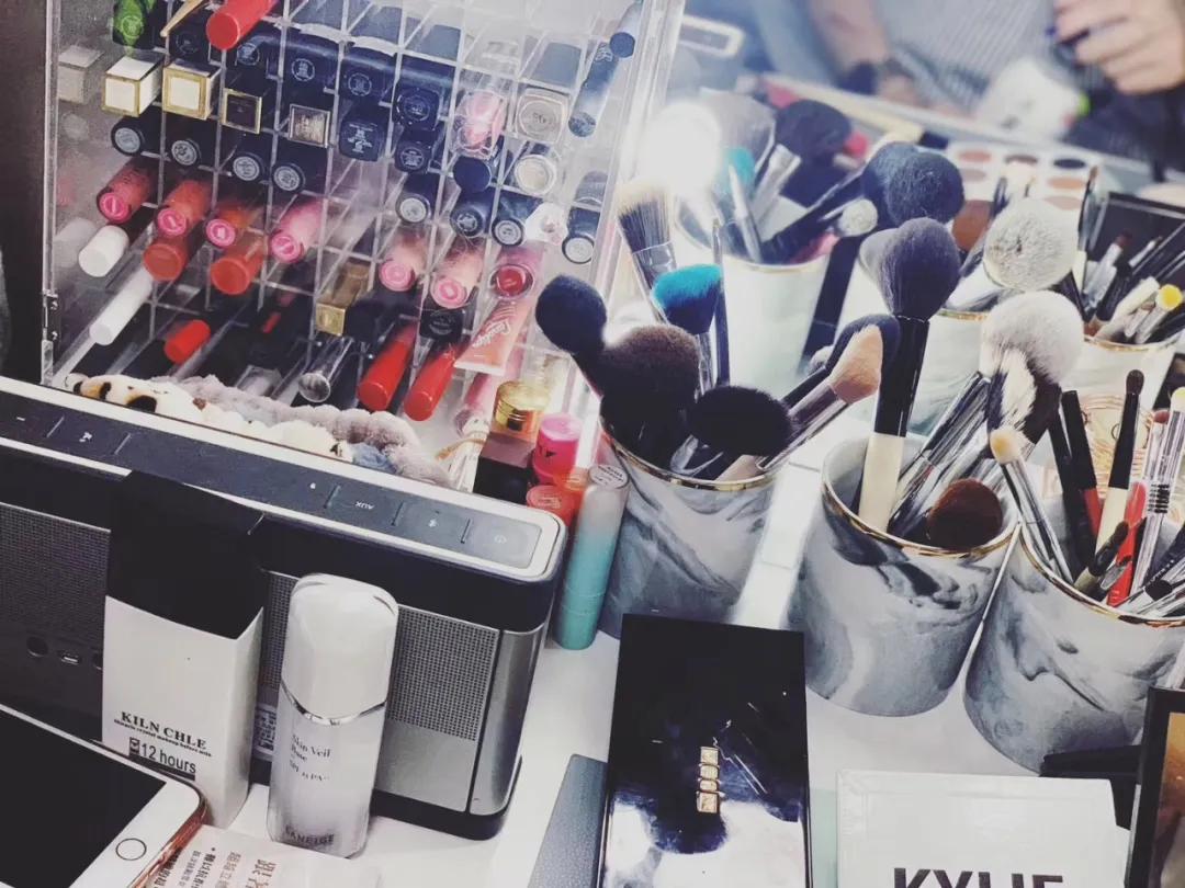 明明能靠脸非要靠实力,明明可以靠脸非要用实力来证明