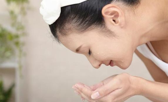 想美白的看过来白到发光的小技巧,5个小窍门全身都美白起来