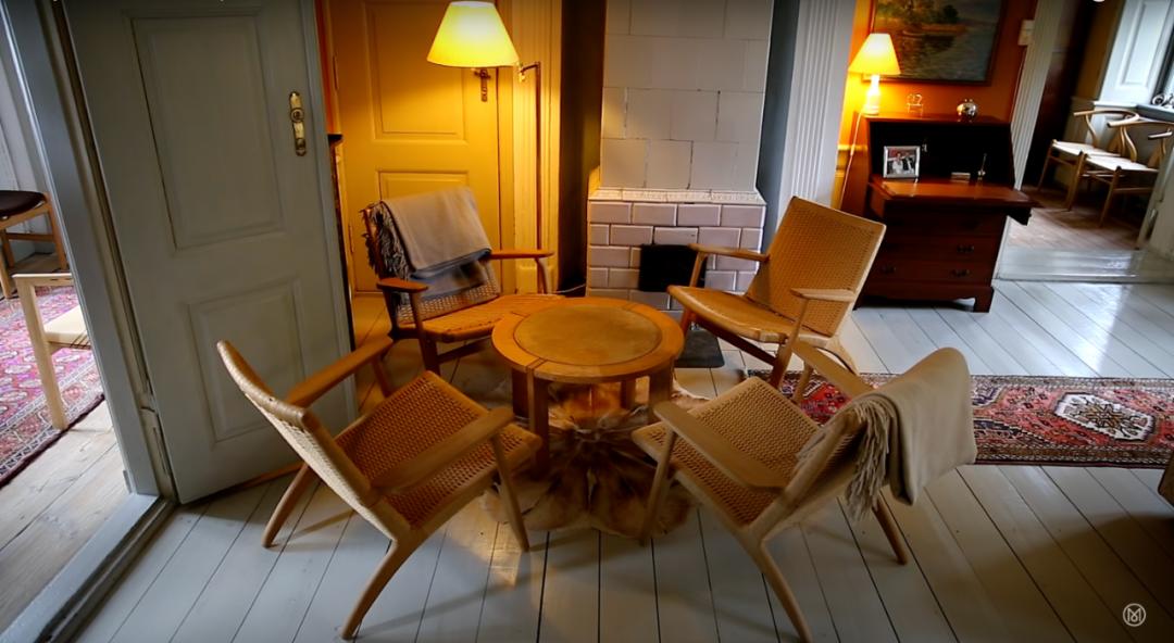 CarlHansen主理人的家：他买了一座古堡放丹麦现代设计家具