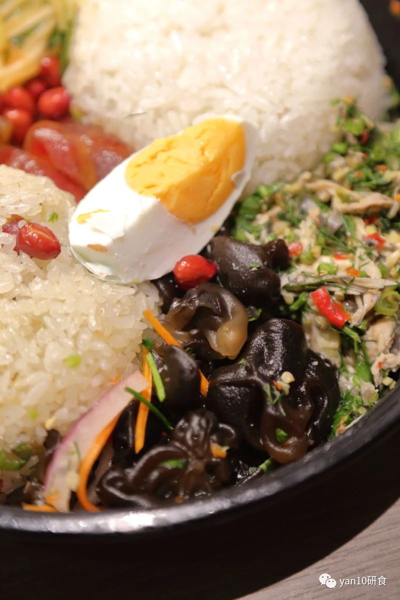 昆明滇池美食推荐菌火锅,滇池边菌子火锅