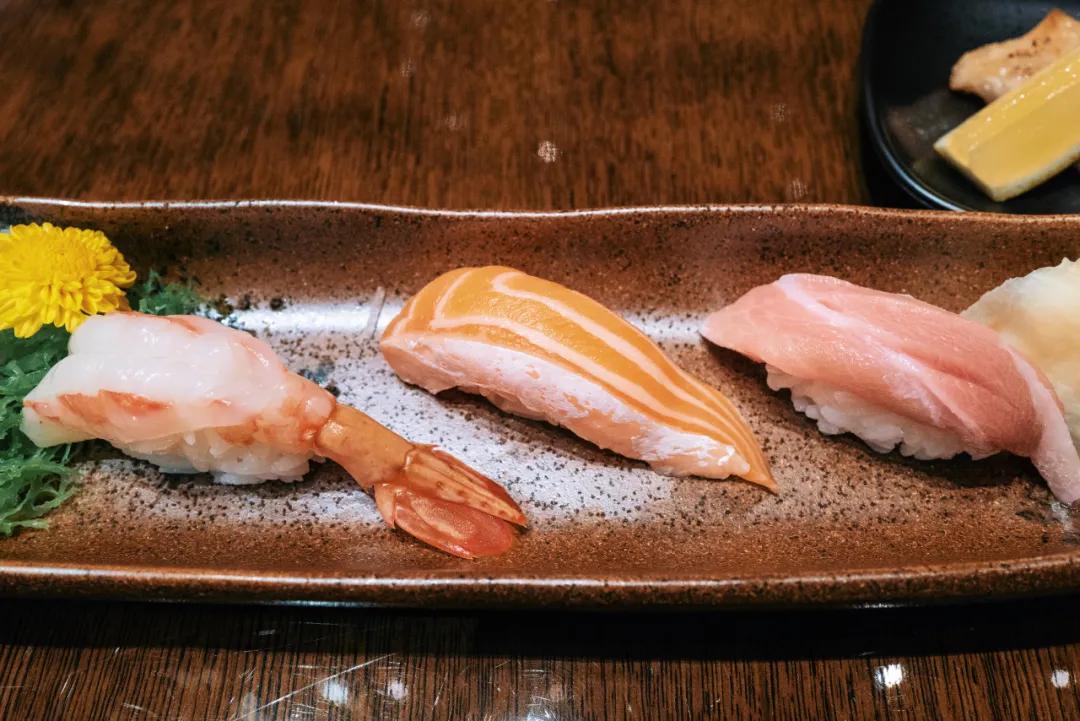 200元住总统套房,200块住酒店吃大餐