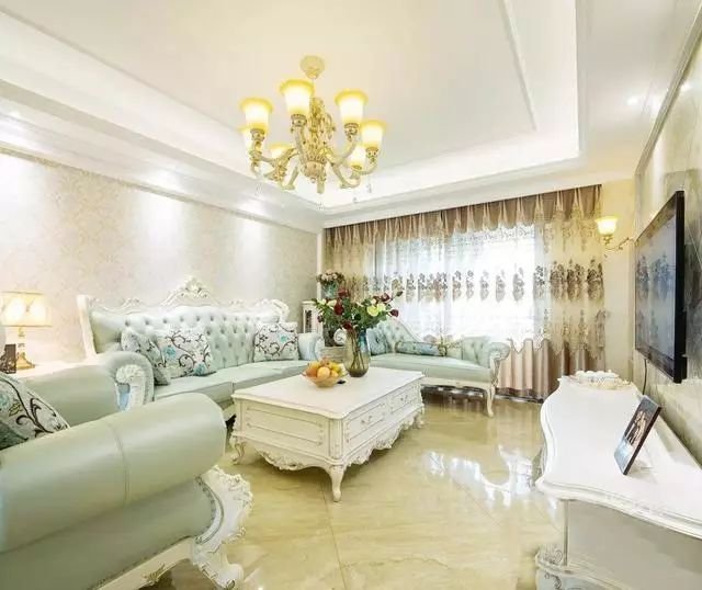 138平简欧风三居，现代式的优雅，进门后的时尚浪漫感