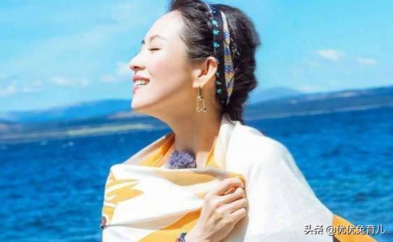 章子怡生二胎后首现身时尚活动,章子怡产后首次亮相状态超好