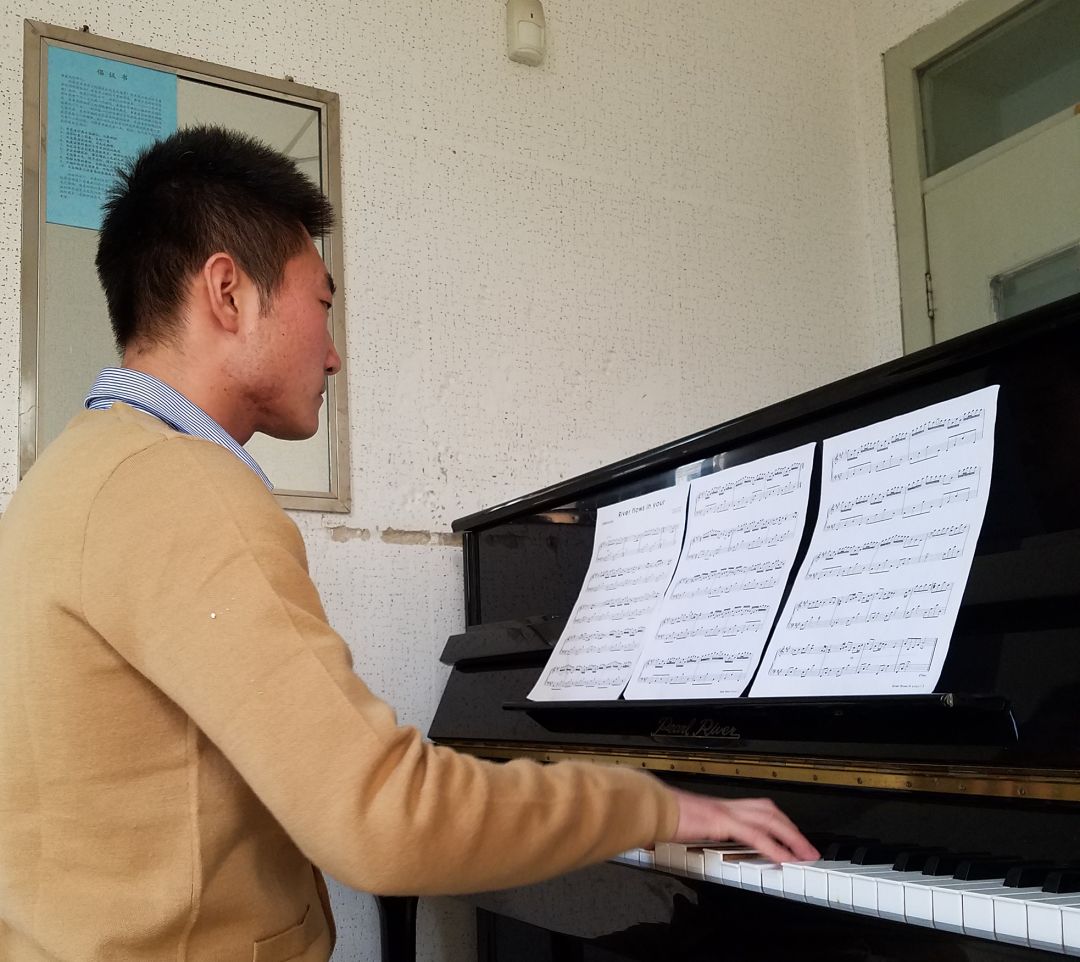 东北学霸男神：入伍*警武**森林总队，获部队嘉奖，返校以总分第一考研清华！