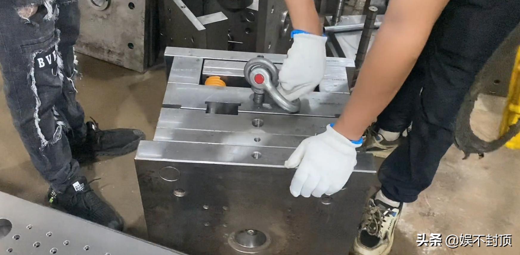 模具师傅多少工资2008年,招聘拉丝模具师傅8000