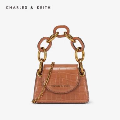 有品位的女人，搭配都会注意这个细节，时尚加倍，穿出杂志大片感