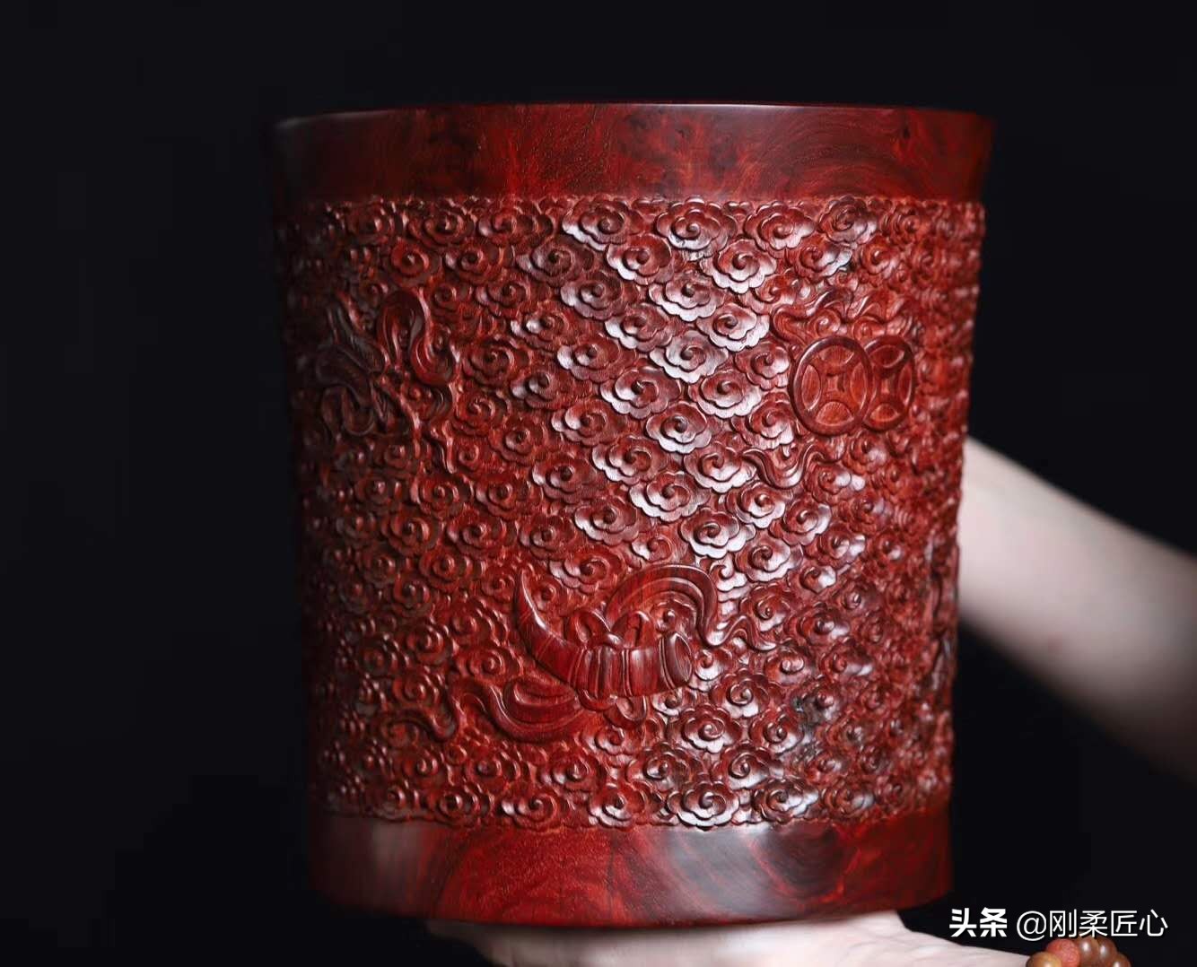 印度小叶紫檀手串多久变黑,小叶紫檀珠子会逐渐变黑吗