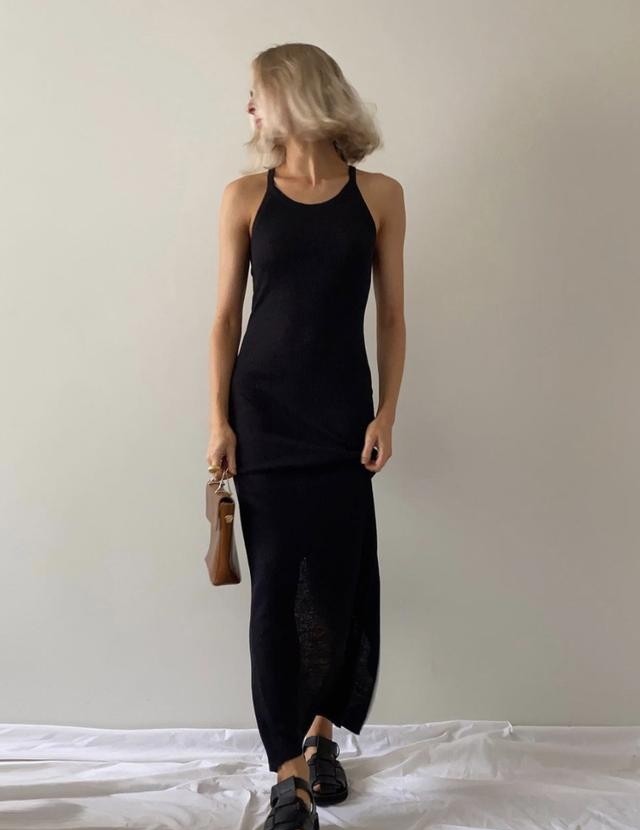 为什么你穿裙子显黑又显胖？不是因为身材不好，而是你没搭配好