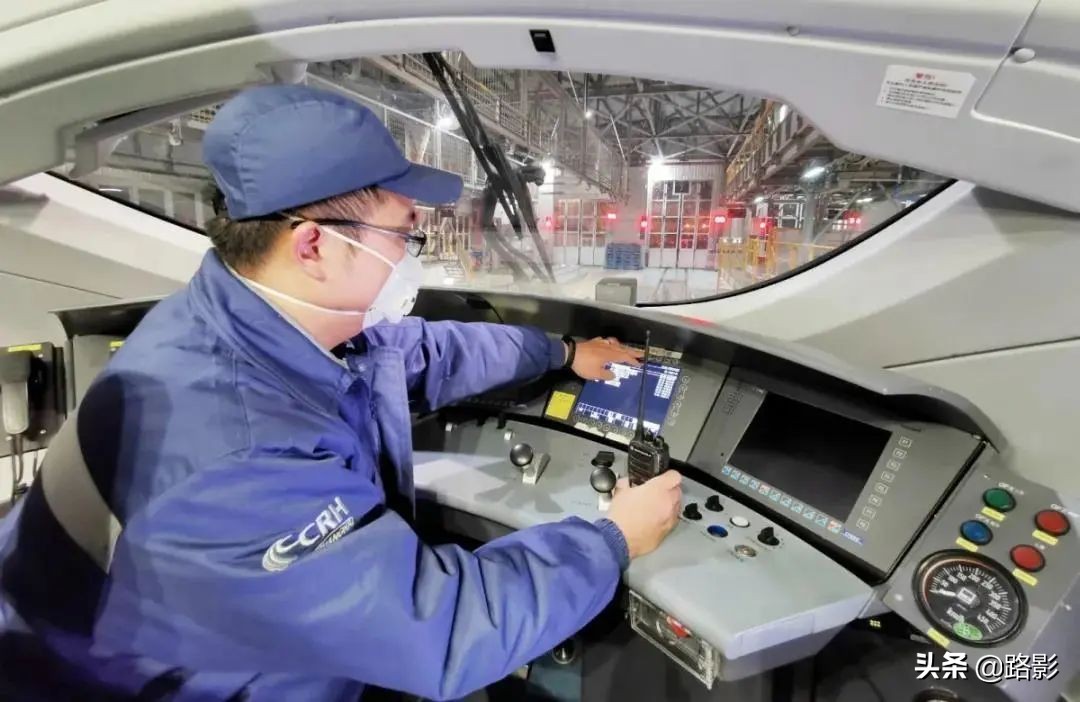 战疫情保春运铁路警察在行动,抗击疫情守护平安摄影征稿