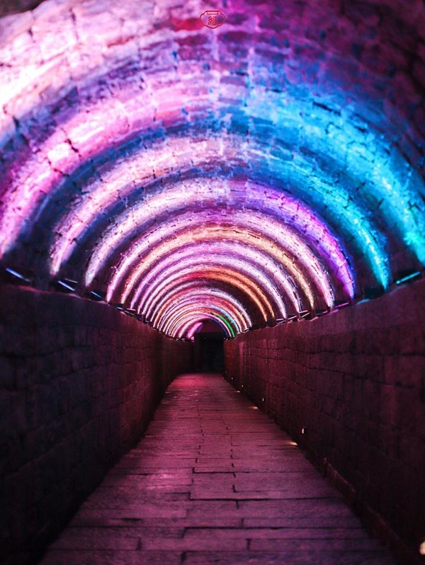 桐庐夜游富春山居景区,桐庐富春江夜游和白天游