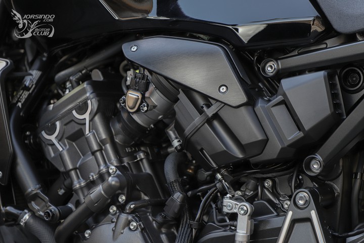 本田cbx1000摩托车试驾,试驾本田CB1000R