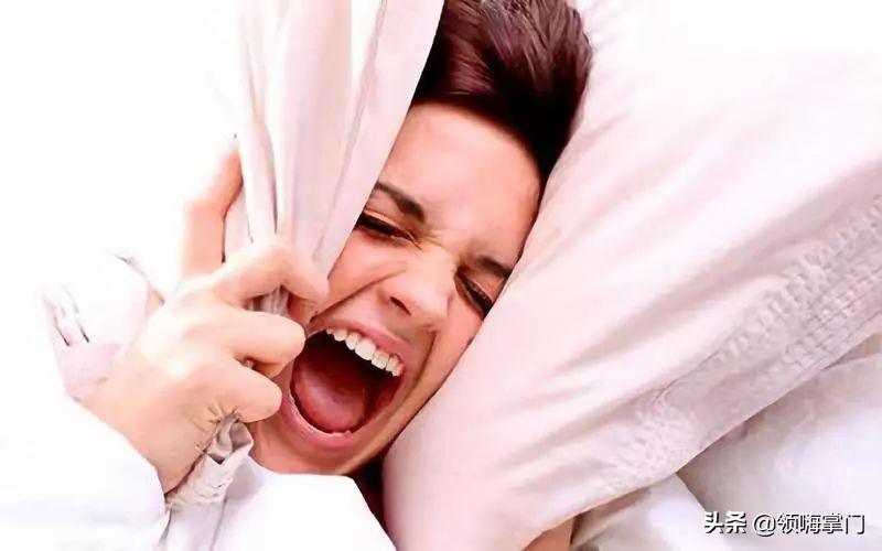 睡梦中惊醒恐惧是什么病,睡觉梦中有5种不适