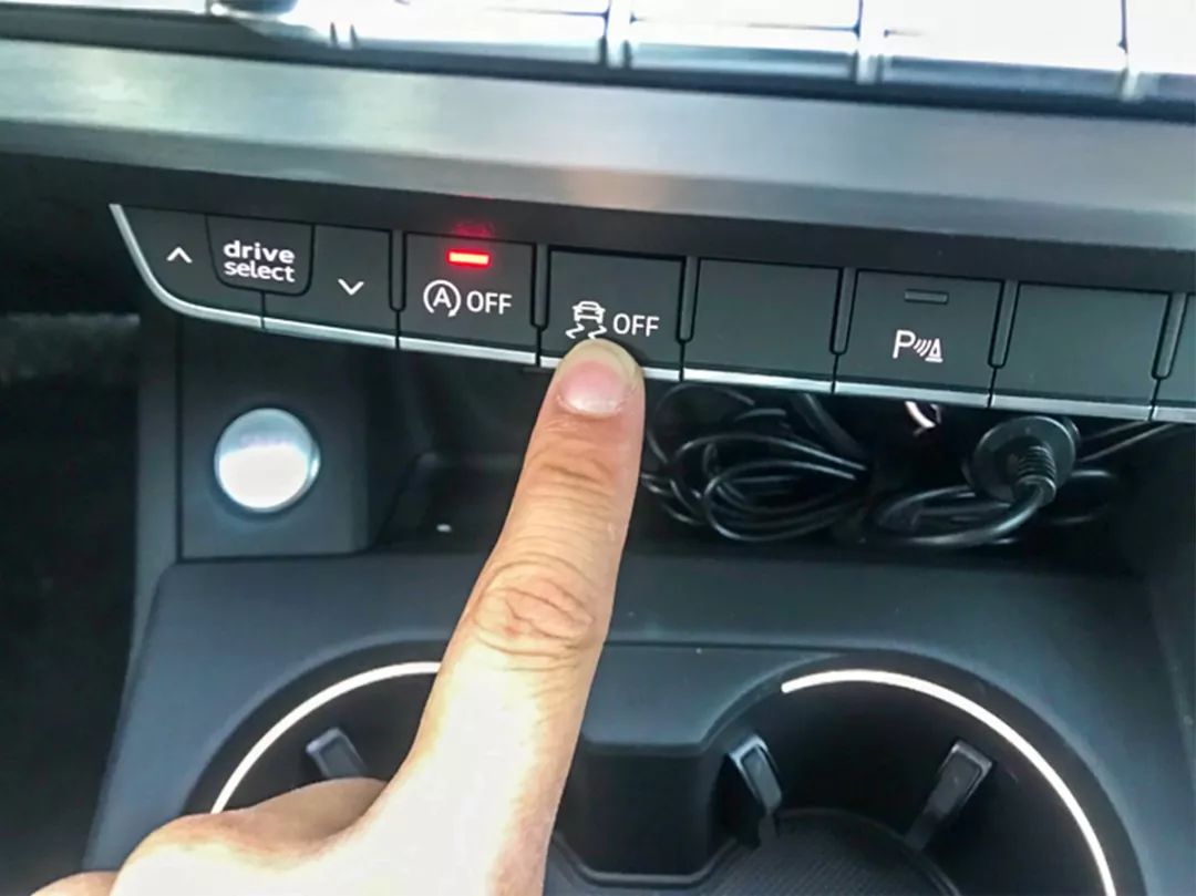 奥迪车冬季表现,奥迪车子省油性能好又实用