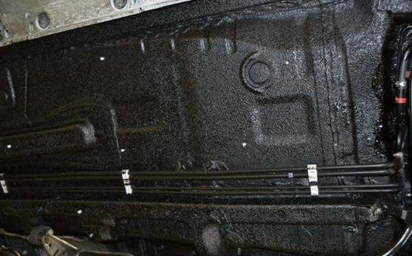 新车底盘装甲跟护板有必要装吗,底盘装甲和发动机护板哪个有必要