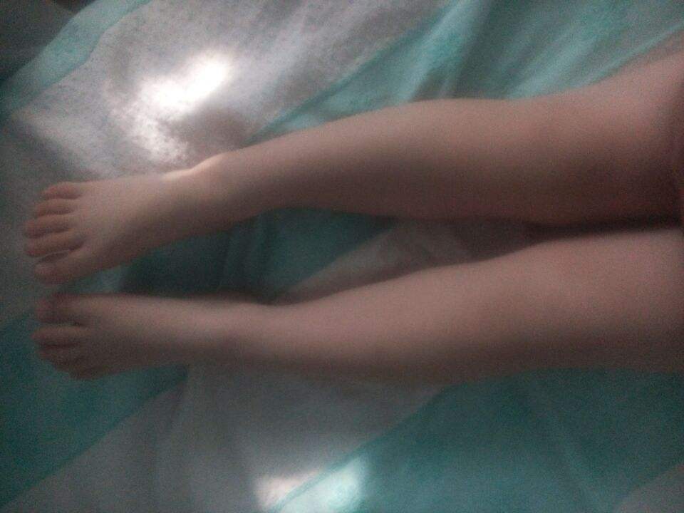 从小爱抖腿和从不抖腿孩子，长大腿型差别大，要及时纠正