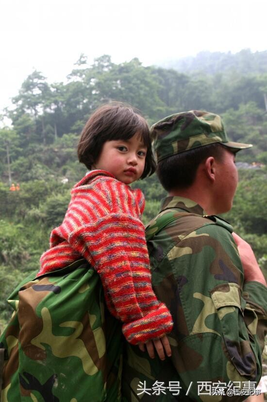 编造虚假故事或经历,编造的故事