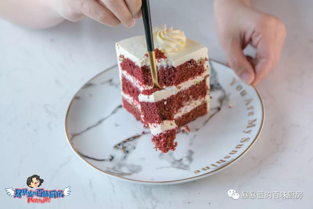 1500个忠粉入坑4年，终于等到实体店！每款蛋糕都让人忘记卡路里