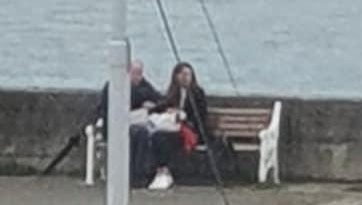 凯特用行动播撒爱，穿粉裙会见白血病女孩，曾经的承诺不曾忘记