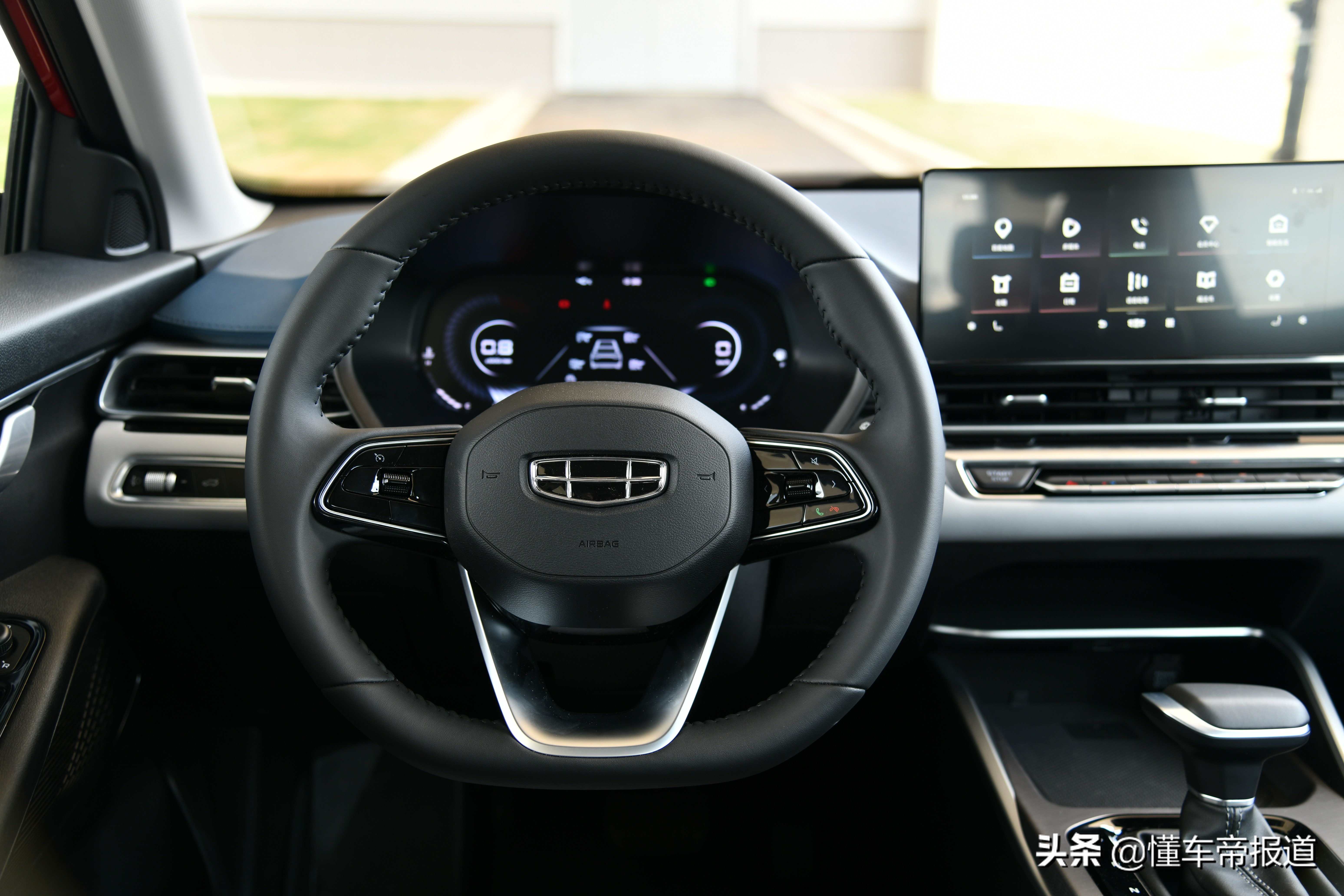 吉利帝豪第四代盘山公路试驾,新车内饰最好的汽车