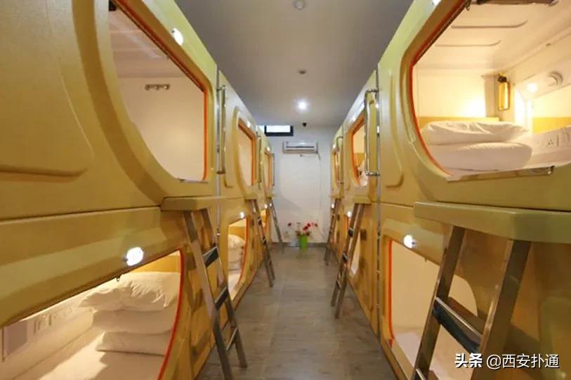 我住进西安37元一晚的胶囊房，扒开了西漂的另一面