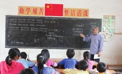 老师上课戴扩音器有什么坏处,戴扩音器上课对教师有什么危害