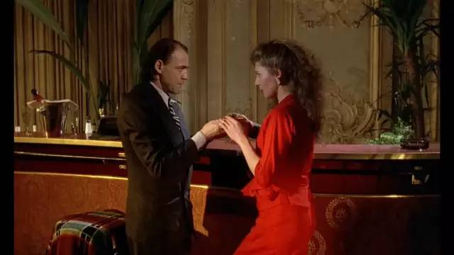 读懂彼得·汉德克，走进《柏林苍穹下》的诗意世界