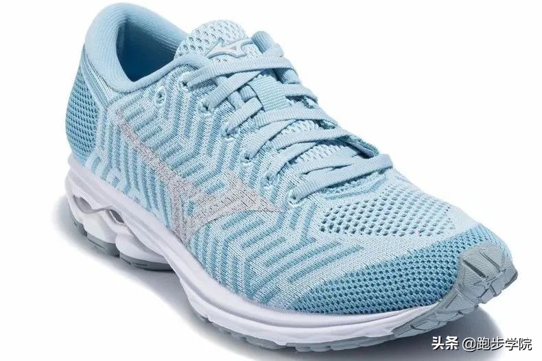 跑马的专业跑鞋,新手如何选择正确的跑鞋