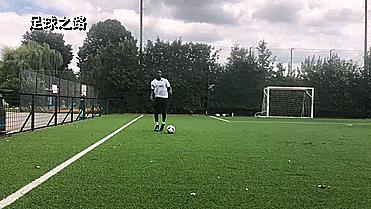 五个最简单实用的足球过人技巧,过人技巧足球简单实用教学