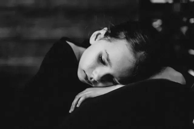 高三心情压抑焦虑怎么治,高三学生焦虑紧张怎么办