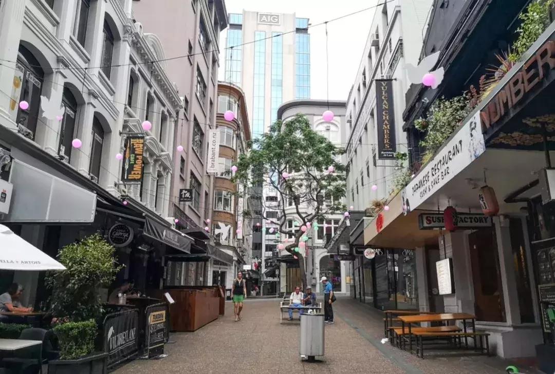 比国内油价还高三四块！这地方奔驰不如日系车受欢迎！