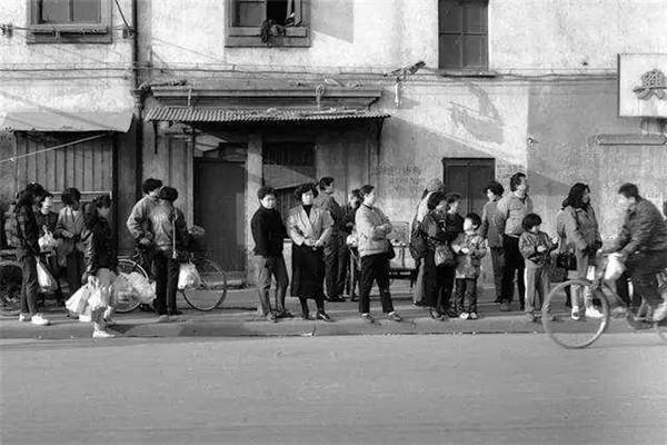 30年前的中专生现在过得怎么样,30年前中专和本科哪个好