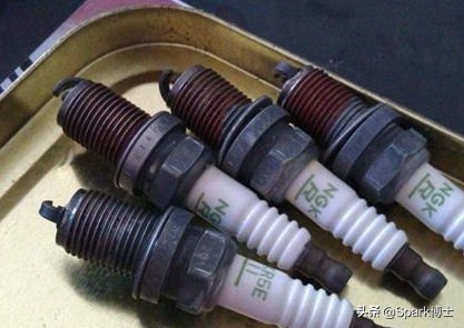 火花塞能不能用白醋清洗？火花塞进水会怎么样？