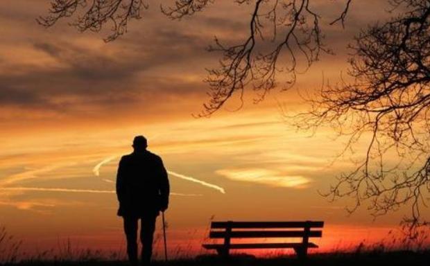 老人为什么对孝顺的子女态度不好,为什么老人一定要要求子女孝顺