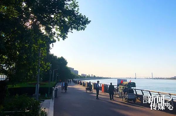 记忆中的家乡早已变了模样,家乡已不再是记忆中的模样