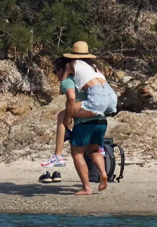 米兰达可儿二婚嫁富豪封面,米兰达可儿二婚姐弟恋